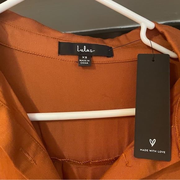 2 button up lulu tops . Soft and lightweight. 1 brand new - Picture 4 of 7